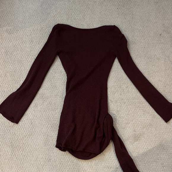 Elegant Burgundy Long Sleeve Open Back Dress - Picture 2 of 3